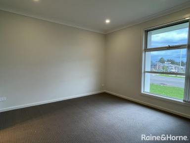House For Lease - NSW - South Nowra - 2541 - APPLICATION APPROVED & DEPOSIT TAKEN  (Image 2)
