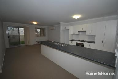 House Leased - NSW - Worrigee - 2540 - 3 BEDROOM DUPLEX  (Image 2)