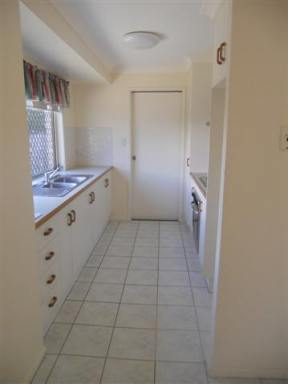 Unit Leased - QLD - Mackay - 4740 - MAINTAINED UNIT WITH PRIVATE FENCED YARD!  (Image 2)