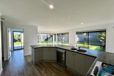 House For Lease - VIC - Lucknow - 3875 - FAMILY LIVING WITH ALL THE EXTRAS (Image 2)