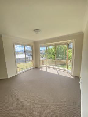 House Leased - NSW - Tumut - 2720 - Three Bedroom Brick Home  (Image 2)