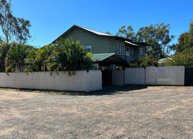 House For Sale - QLD - Dingo - 4702 - IDEAL SETUP FOR A SMALL BUSINESS  (Image 2)