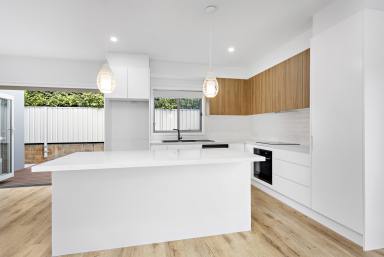 Duplex/Semi-detached For Lease - NSW - Gerringong - 2534 - Spacious beautifully appointed four-bedroom townhouse  (Image 2)
