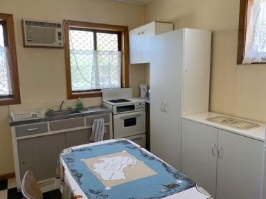 Unit For Lease - NSW - Moree - 2400 - 1 BEDROOM FULLY FURNISHED UNIT  (Image 2)