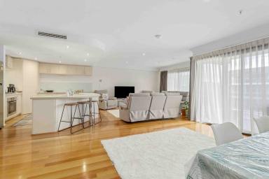 House Sold - WA - Mandurah - 6210 - Luxury Marina Apartment  (Image 2)