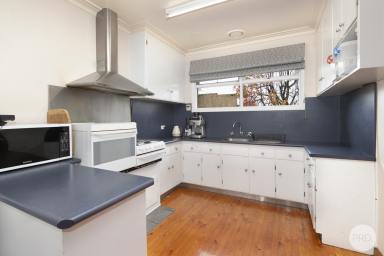 House Leased - VIC - Wendouree - 3355 - PERCECTLY COMFORTABLE FAMILY HOME  (Image 2)