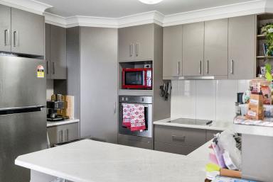 Unit Leased - QLD - Darling Heights - 4350 - Modern Unit in Sought After Location!  (Image 2)