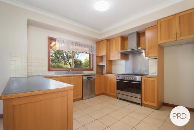 House For Lease - NSW - North Albury - 2640 - UNIQUE PROPERTY!  (Image 2)