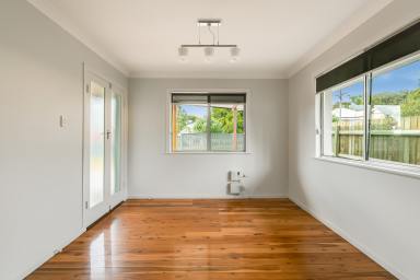 House Leased - QLD - East Toowoomba - 4350 - Stylish and Modern 3-Bedroom home  (Image 2)