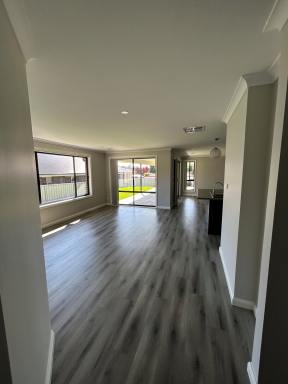 House For Lease - NSW - Tumut - 2720 - Modern Family Home  (Image 2)