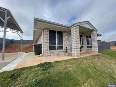 House Leased - QLD - Kingaroy - 4610 - Near New Quality Home In Hillview Estate  (Image 2)