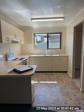 Unit Leased - QLD - Kingaroy - 4610 - Affordable 2 Bedroom Brick Unit  (Image 2)
