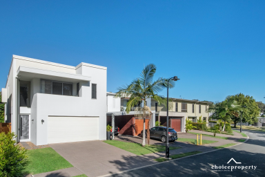 House Sold - QLD - Peregian Springs - 4573 - Elegant, spacious family home with pool in highly sough after Park Avenue Residences!  (Image 2)