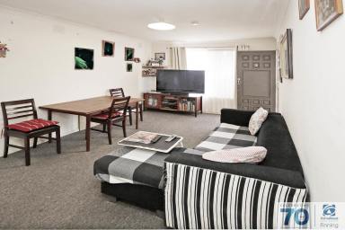 Unit Sold - VIC - Frankston - 3199 - PERFECT STARTER IN A RIPPER LOCATION!!!  (Image 2)