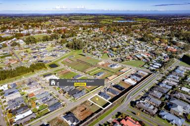 Residential Block For Sale - VIC - Drouin - 3818 - TITLED AND CLOSE TO TOWN  (Image 2)