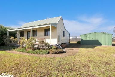 House For Lease - VIC - McLoughlins Beach - 3874 - SEASIDE COTTAGE IN FISHING VILLAGE  (Image 2)