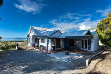 House For Sale - VIC - Yanakie - 3960 - LIFESTYLE PROPERTY IN IDEAL LOCATION  (Image 2)