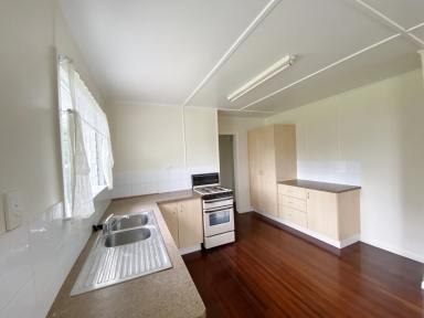 House Leased - QLD - Gulliver - 4812 - FAMILY HOME ON LARGE BLOCK  (Image 2)