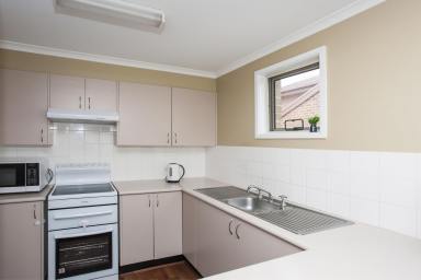 House For Lease - NSW - Raymond Terrace - 2324 - TOWNHOUSE IN LAKESIDE!  (Image 2)