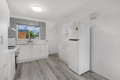 Unit Sold - QLD - Cairns North - 4870 - Refurbished first floor 2 bedroom unit centrally located  (Image 2)