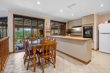 House Sold - VIC - Strathdale - 3550 - SUBURBAN SETTING MEETS COUNTRY CHARM  (Image 2)
