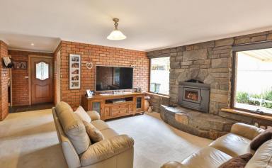 House Sold - VIC - Merbein - 3505 - PRIVATE OASIS WITH PLENTY OF SPACE  (Image 2)