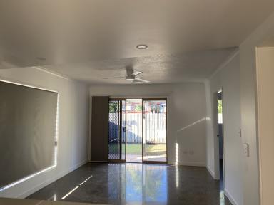 Townhouse For Lease - QLD - Mundingburra - 4812 - VILLA-STYLE TOWNHOUSE IN QUIET LOCATION  (Image 2)