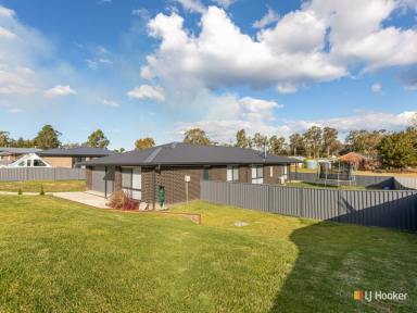 House Sold - NSW - Kalaru - 2550 - GOOD AS NEW!  (Image 2)