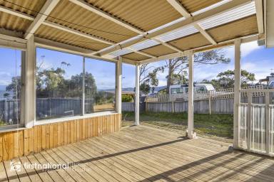 House Leased - TAS - Alonnah - 7150 - Great Views  & Excellent Location  (Image 2)