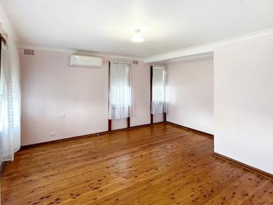 House For Lease - NSW - Quirindi - 2343 - Neat and Tidy 3 Bedroom House  (Image 2)