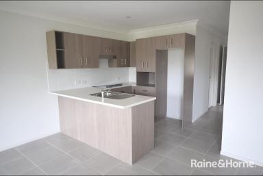 House Leased - NSW - South Nowra - 2541 - Duplex in Sought After Location  (Image 2)