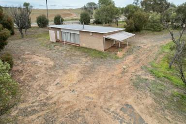 Residential Block Sold - WA - Beverley - 6304 - Fantastic Opportunity awaits at 18 Hunt Rd Beverley!                                  3.93ha  (Image 2)