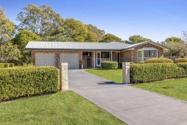 House Sold - QLD - Hodgson Vale - 4352 - A Beautiful Home, Fabulous Floor Plan, in a Private Quiet Location, just a Few Minutes to Town.  (Image 2)