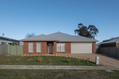 House Leased - VIC - Mansfield - 3722 - Modern 3 Bedroom Home with Uninterrupted Country Views.  (Image 2)