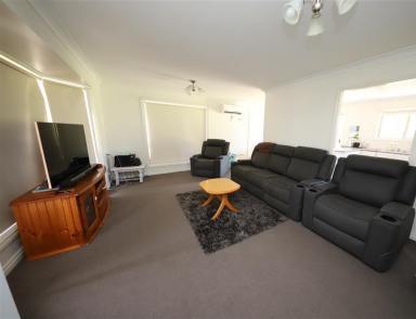 House Leased - NSW - Tumut - 2720 - Three Bedroom Family Home.  (Image 2)
