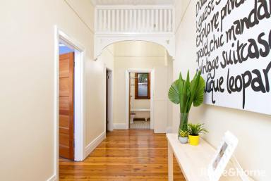 House For Lease - NSW - Wagga Wagga - 2650 - CLASS & STYLE IN CENTRAL (Image 2)