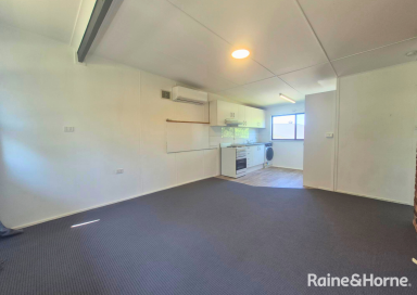 House For Lease - NSW - Bomaderry - 2541 - Convenient Living on the Princes Highway  (Image 2)