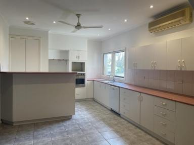 House Leased - VIC - Hamilton - 3300 - Perfect Family Location  (Image 2)