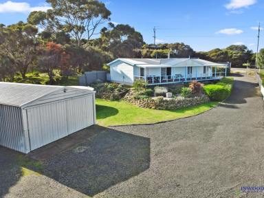 House For Sale - SA - American River - 5221 - Expansive views over American River, Kangaroo Island.  Stunning Island home.  (Image 2)