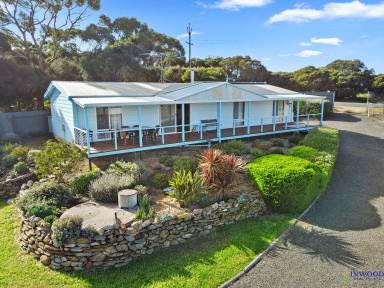 House For Sale - SA - American River - 5221 - Expansive views over American River, Kangaroo Island.  Stunning Island home.  (Image 2)
