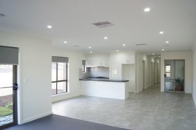 Townhouse Leased - VIC - Horsham - 3400 - BRAND NEW TOWNHOUSE.  (Image 2)