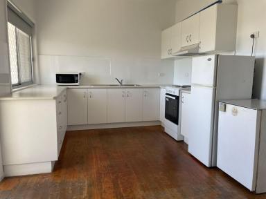 Unit For Lease - NSW - Moree - 2400 - 2 Bedroom partial furnished unit  (Image 2)