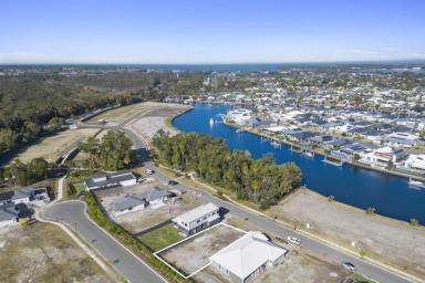 Residential Block For Sale - QLD - Banksia Beach - 4507 - WATERSIDE PARK & CANAL VIEWS READY TO BUILD  (Image 2)