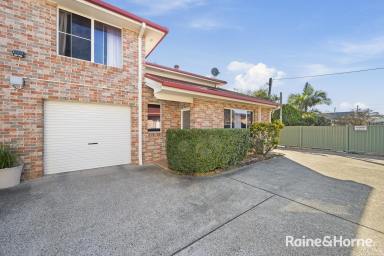 Townhouse Sold - NSW - Coffs Harbour - 2450 - AN EASY WALK TO BEACH & SHOPS  (Image 2)