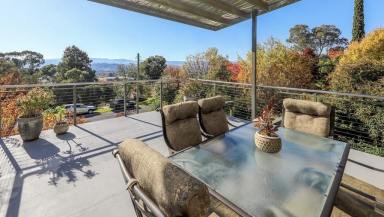 House For Sale - NSW - Tumut - 2720 - Executive Living!  (Image 2)