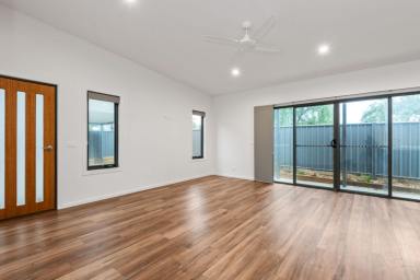 House Leased - VIC - California Gully - 3556 - Near new townhouse  (Image 2)