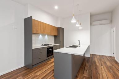House Leased - VIC - California Gully - 3556 - Near new townhouse  (Image 2)