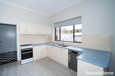 House For Lease - NSW - Wagga Wagga - 2650 - CENTRAL GEM  (Image 2)
