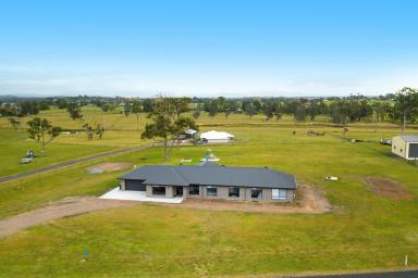 House Sold - NSW - Verges Creek - 2440 - STYLISH NEAR NEW ENTERTAINERS DREAM!  (Image 2)