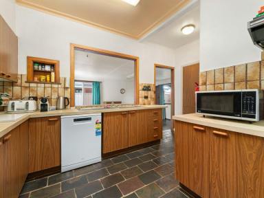 House Sold - VIC - Bairnsdale - 3875 - Corner Allotment Home  (Image 2)